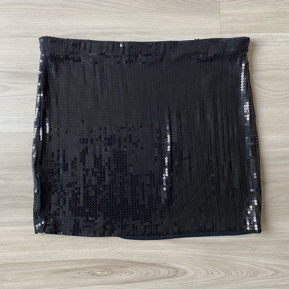 Vintage Boutique Kaitlyn Woman’s Black Sequined Mini Skirt Size Large